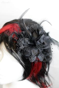Gothic 3-in-1 Kopfschmuck / Brosche mit Blüte & Federn